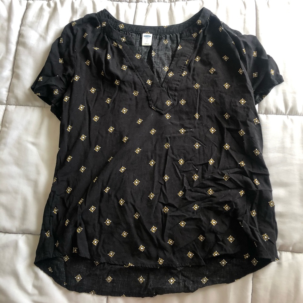Black patterned tee